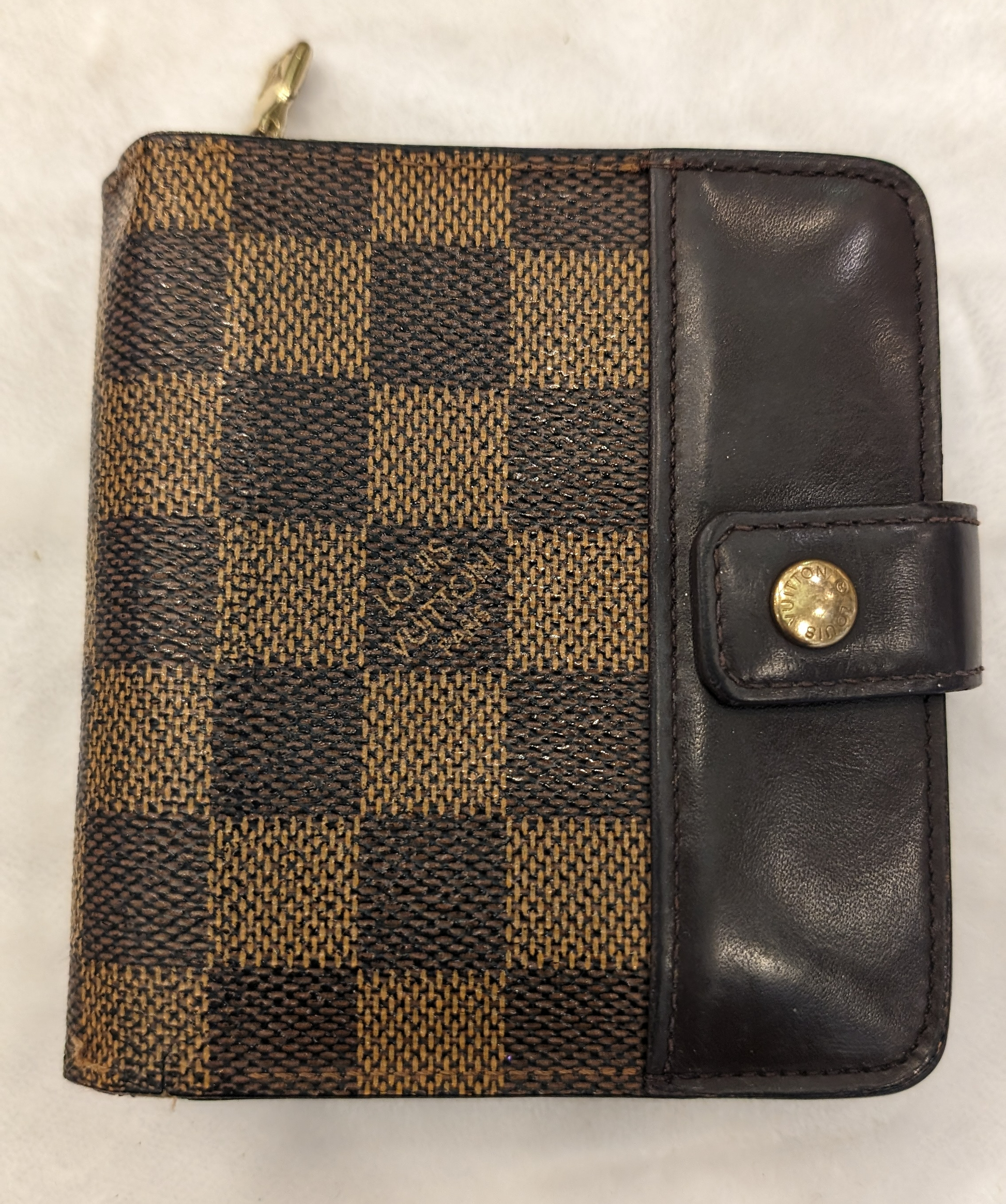 [Pre-Owned] Louis Vuitton Damier Eben compact zippy wallet w/ bottom latch